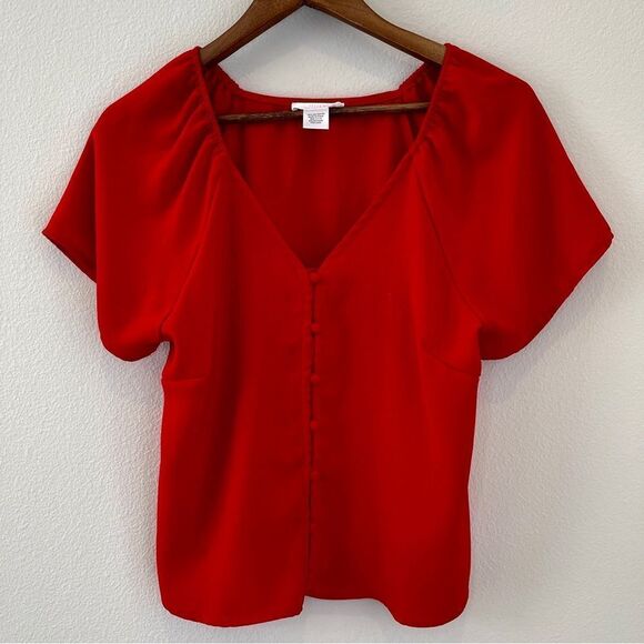 URBAN ROMANTICS RED BUTTON UP SHORT SLEEVE BLOUSE SIZE SMALL NWOT - Picture 6 of 6